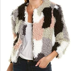1. state Faux Fur jacket!🌞